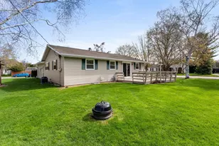 3903 Madeline Ln, Manitowoc, WI 54220 - Photo 6