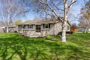 3903 Madeline Ln, Manitowoc, WI 54220 - Photo 4