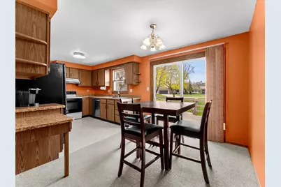 3903  Madeline Ln, Manitowoc, WI 54220 - Photo 14