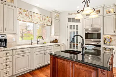 W210N5415  Carters Crossing Cir, Menomonee Falls, WI 53051 - Photo 18