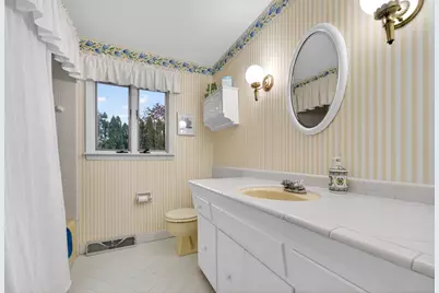 12613 N Jonquil Ct, Mequon, WI 53092 - Photo 18