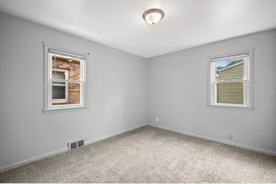 5359 N 33rd St, Milwaukee, WI 53209 - Photo 12