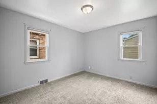 5359 N 33rd St, Milwaukee, WI 53209 - Photo 12