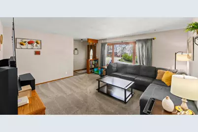 530  Oak Ter, Slinger, WI 53086 - Photo 6
