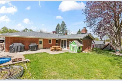 530  Oak Ter, Slinger, WI 53086 - Photo 2