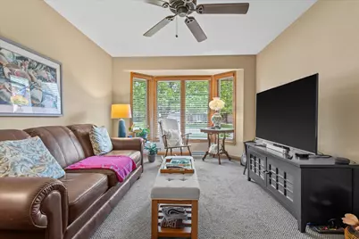 625 S Stonehedge Dr #A, Brookfield, WI 53045 - Photo 6