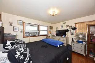 8221 W Villard Ave, Milwaukee, WI 53218 - Photo 12