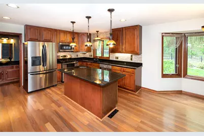 19065  Hiview Dr #2, Brookfield, WI 53045 - Photo 6