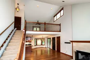 19065 Hi View Dr, Brookfield, WI 53045 - Photo 12