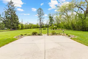 N68W15321 Prudence Dr, Menomonee Falls, WI 53051 - Photo 24