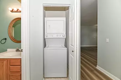 2274 W Vista Bella Dr #101, Oak Creek, WI 53154 - Photo 16