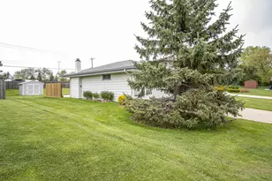 3812 W Jodi Pl, Franklin, WI 53132 - Photo 32