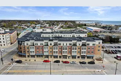 141  Main St #418, Racine, WI 53403 - Photo 2