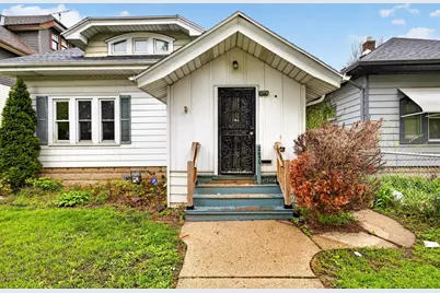 2454 N 49th St, Milwaukee, WI 53210 - Photo 2