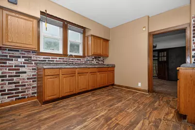 2454 N 49th St, Milwaukee, WI 53210 - Photo 12
