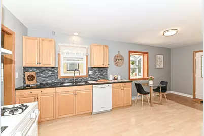 3168 S 71st St, Milwaukee, WI 53219 - Photo 10