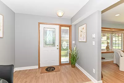 3168 S 71st St, Milwaukee, WI 53219 - Photo 6