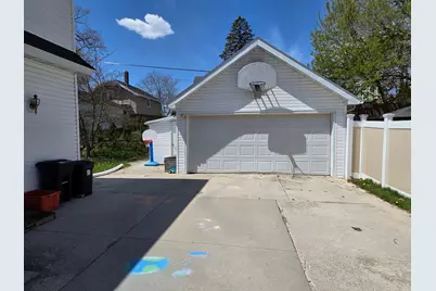 1020 N 14th St, Manitowoc, WI 54220 - Photo 4