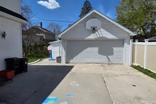 1020 N 14th St, Manitowoc, WI 54220 - Photo 4