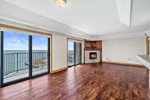 415 N Lake St, Port Washington, WI 53074 - Photo 8