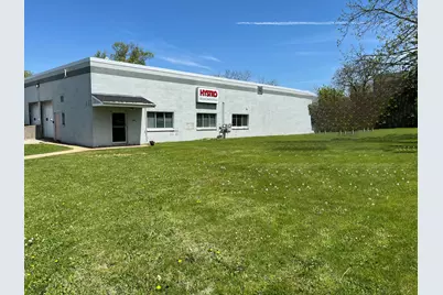 900  Armour Rd, Oconomowoc, WI 53066 - Photo 1