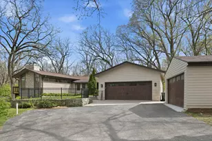2028 Hillside Ct, Delafield, WI 53018 - Photo 2