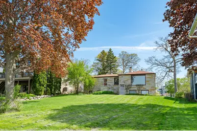 2717  Ridley Rd, Delafield, WI 53029 - Photo 8