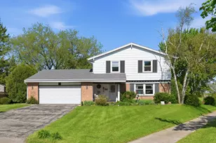 1180 Dorchester Dr, Oconomowoc, WI 53066 - Photo 1
