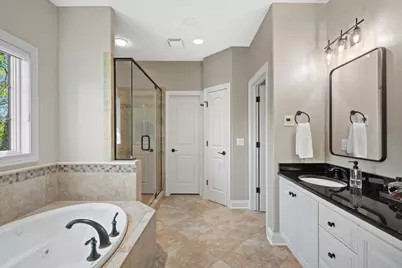 6140 S Conservancy Dr, New Berlin, WI 53151 - Photo 10