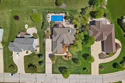 6140 S Conservancy Dr, New Berlin, WI 53151 - Photo 24