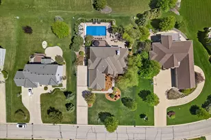 6140 S Conservancy Dr, New Berlin, WI 53151 - Photo 24