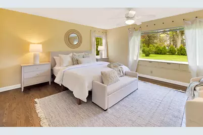 6732 N Holly Ct, Fox Point, WI 53217 - Photo 12
