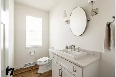 7852 W Preserve Pkwy, Mequon, WI 53097 - Photo 16