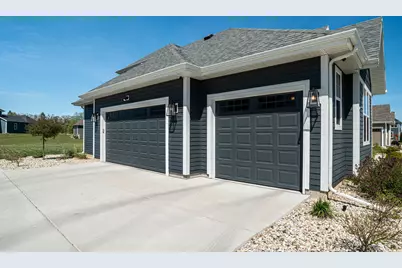 7852 W Preserve Pkwy, Mequon, WI 53097 - Photo 20