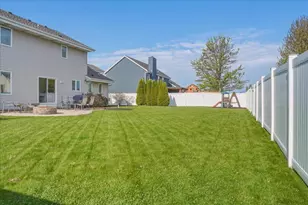 5800 Eagle Point Dr, Racine, WI 53406 - Photo 42
