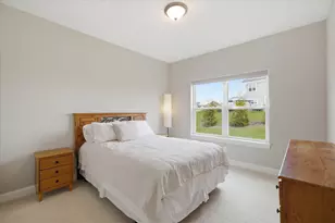 2046 E Omaha Dr, Grafton, WI 53024 - Photo 20