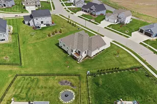 2046 E Omaha Dr, Grafton, WI 53024 - Photo 30