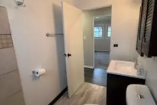 6725 W Verona Ct, Milwaukee, WI 53219 - Photo 10