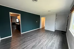 6725 W Verona Ct, Milwaukee, WI 53219 - Photo 2