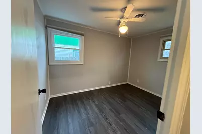 6725 W Verona Ct, Milwaukee, WI 53219 - Photo 2