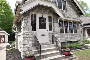2217 N 71st St, Wauwatosa, WI 53213 - Photo 8