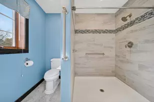 914 Hawthorne Dr, Howards Grove, WI 53083 - Photo 22