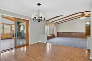 914 Hawthorne Dr, Howards Grove, WI 53083 - Photo 10