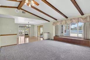 914 Hawthorne Dr, Howards Grove, WI 53083 - Photo 4