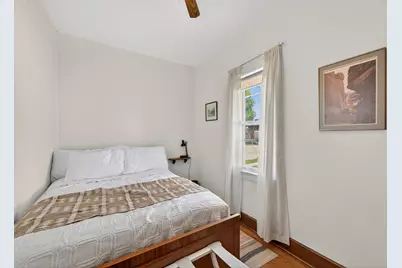 925 E Lincoln Ave, Milwaukee, WI 53207 - Photo 18