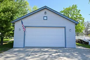 W944 Shorewood Dr, East Troy, WI 53120 - Photo 38