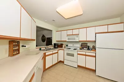 923  Prestwick - #1, Racine, WI 53185 - Photo 6