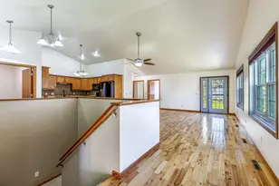 1338 Rosewood Trail, Onalaska, WI 54650 - Photo 2