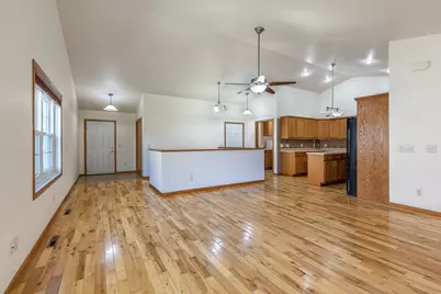 1338  Rosewood Trl, Onalaska, WI 54650 - Photo 4