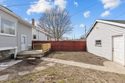 3820 E Munkwitz Ave, Cudahy, WI 53110 - Photo 24